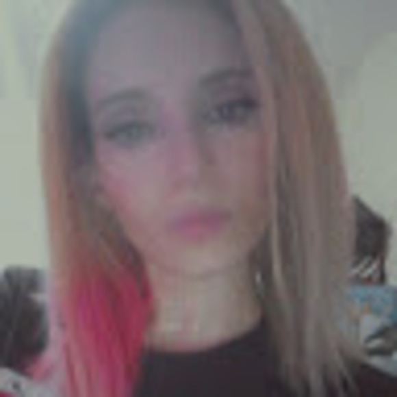 Meet your Posher, Emely - Picture 1 of 1